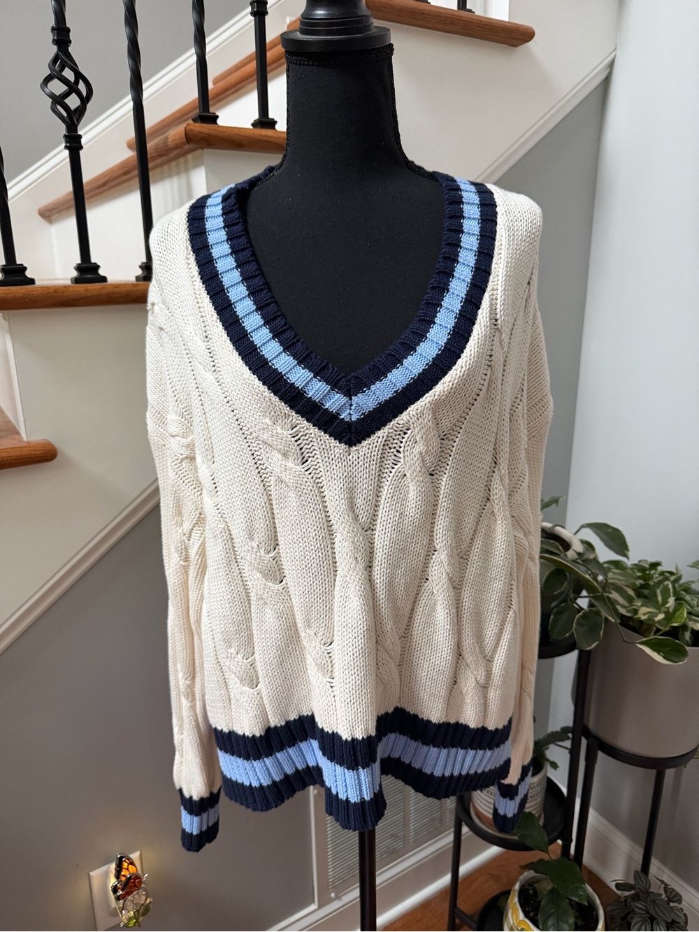 Cream & Blue Cropped Cable Knit V-Neck Varsity Sweater - Picture 5 of 8
